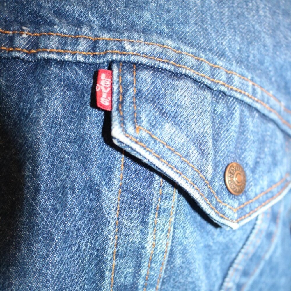 Vintage Levis Sherpa Trucker Jacket Mens Size 46R Denim Jean Made in USA - Picture 3 of 16